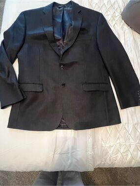 Classic Men's Navy Blazer - 44R
